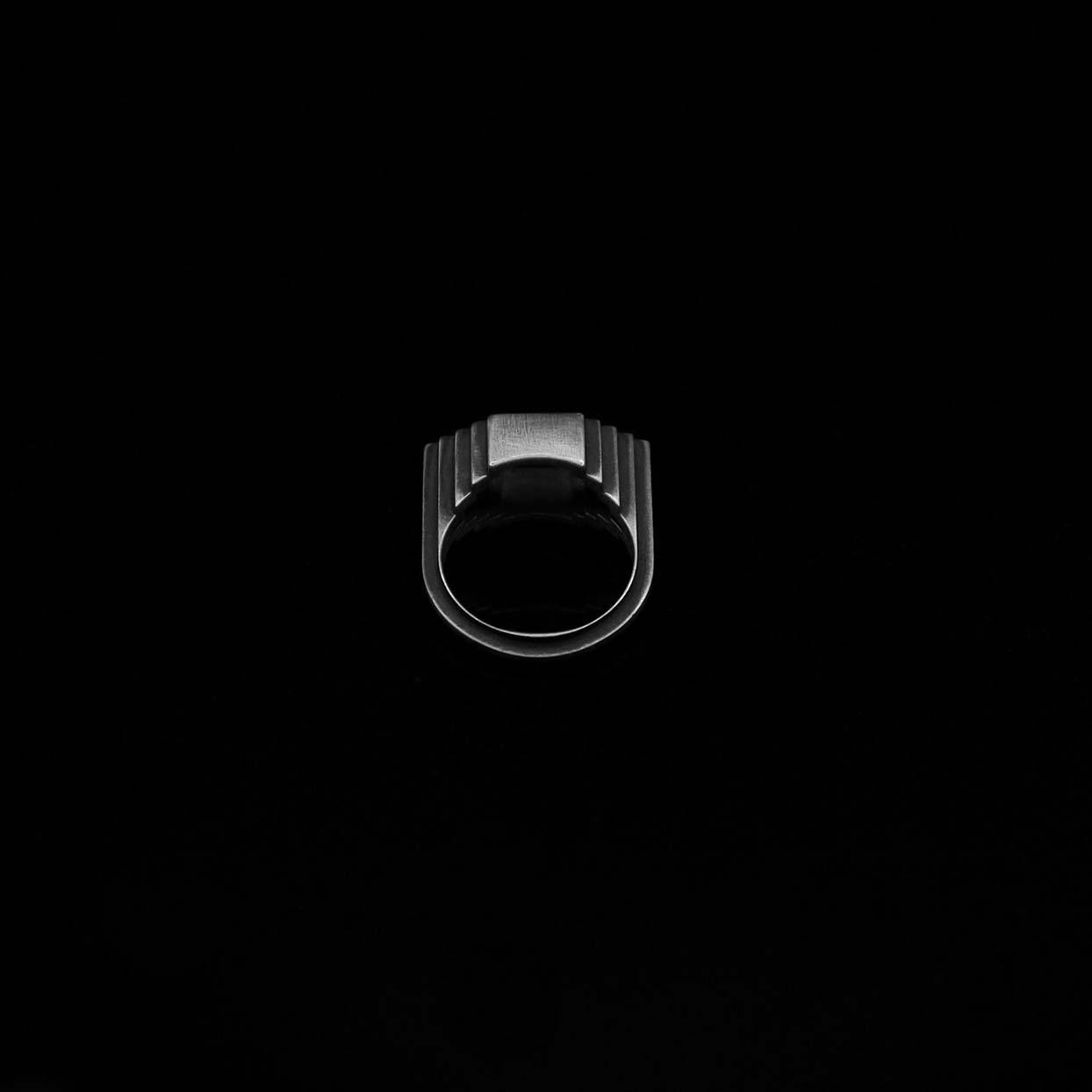 Lima hollow signet ring in silver, LIM