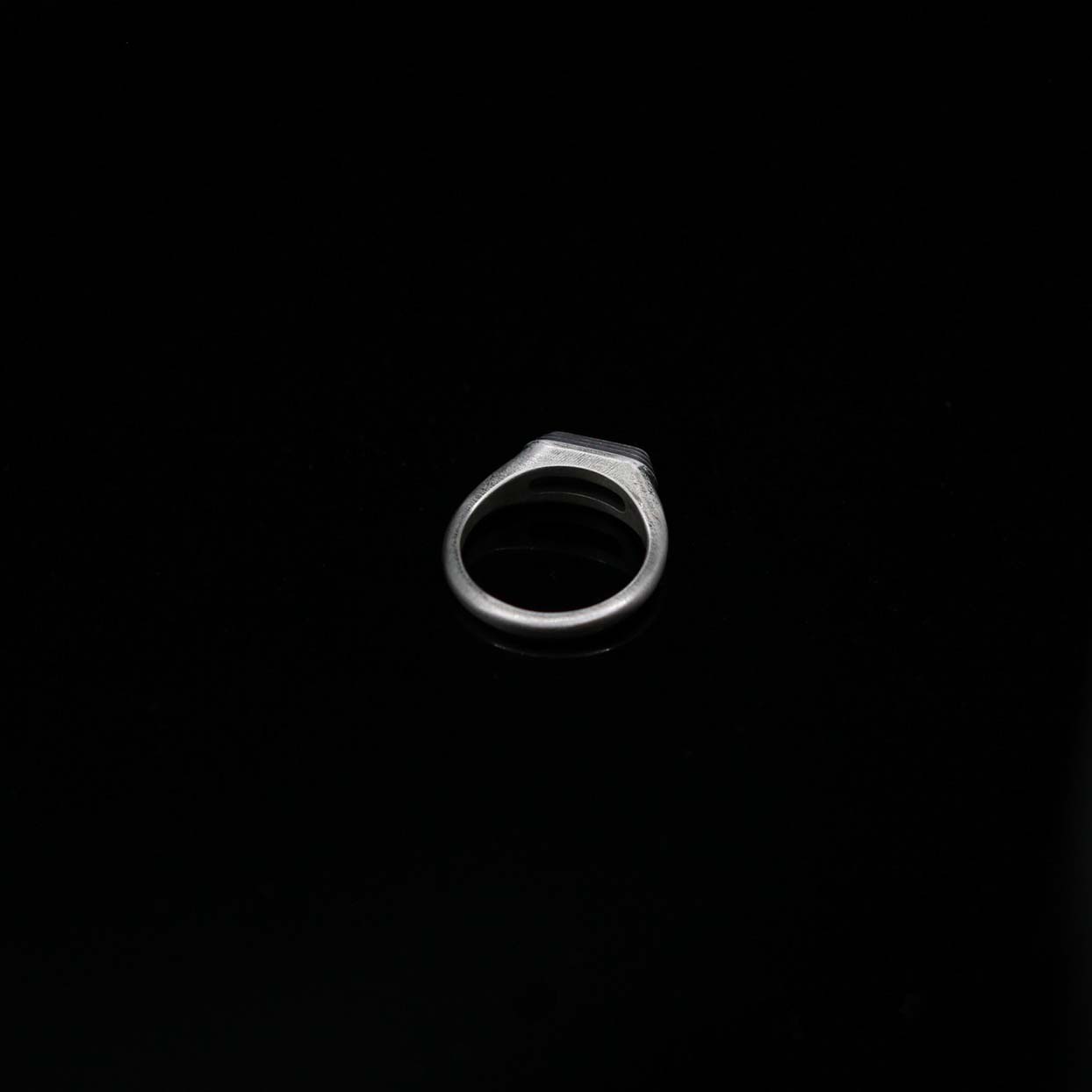 Reykjavik little signet ring in silver, KEF