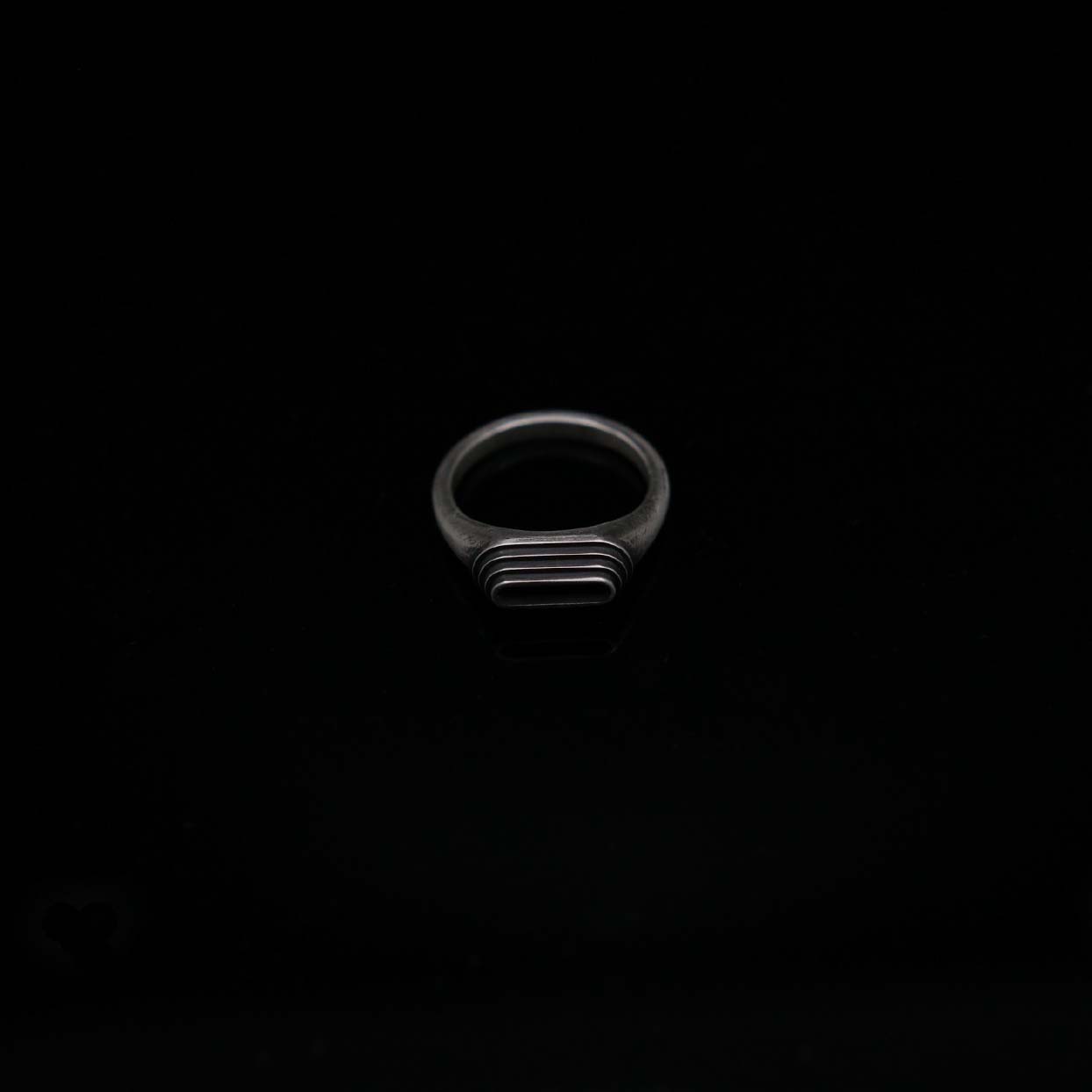 Reykjavik little signet ring in silver, KEF
