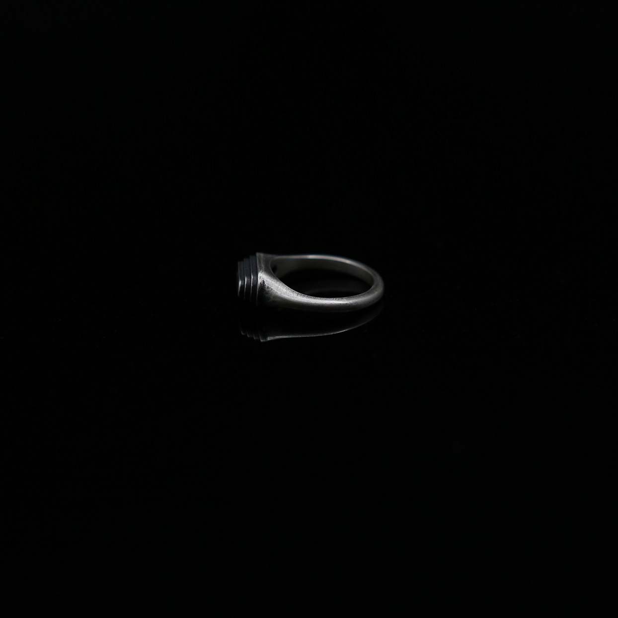 Reykjavik little signet ring in silver, KEF