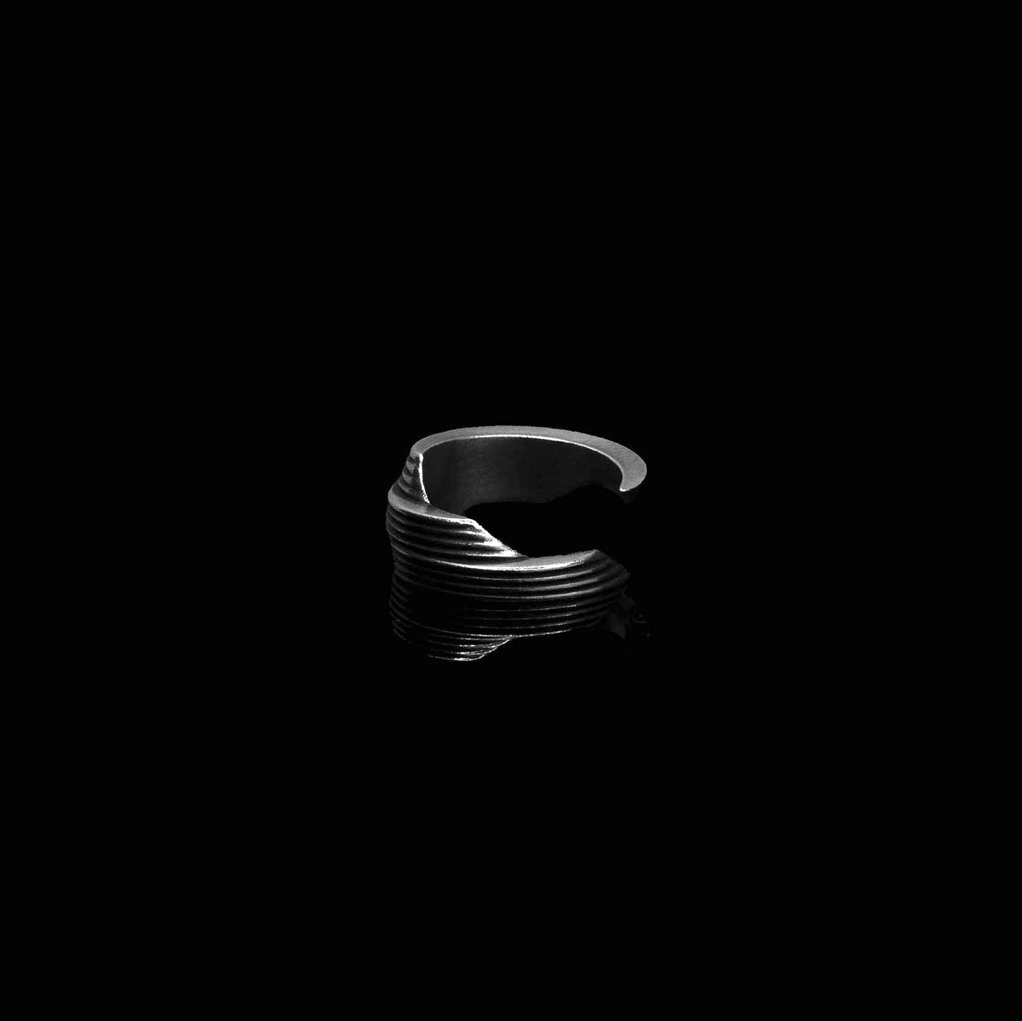 Tallinn wrap statement ring in silver, TLL