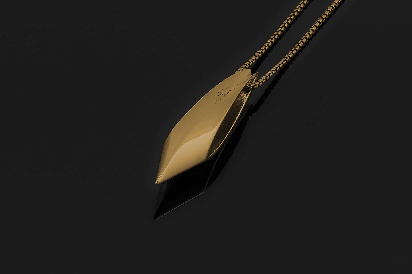 Zurich pendant necklace in brass, ZRH